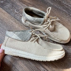 HEY DUDE Britt Plaid Shoe Size 7